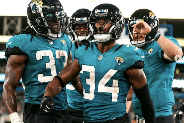 Jacksonville Jaguars festeggiano un touchdown